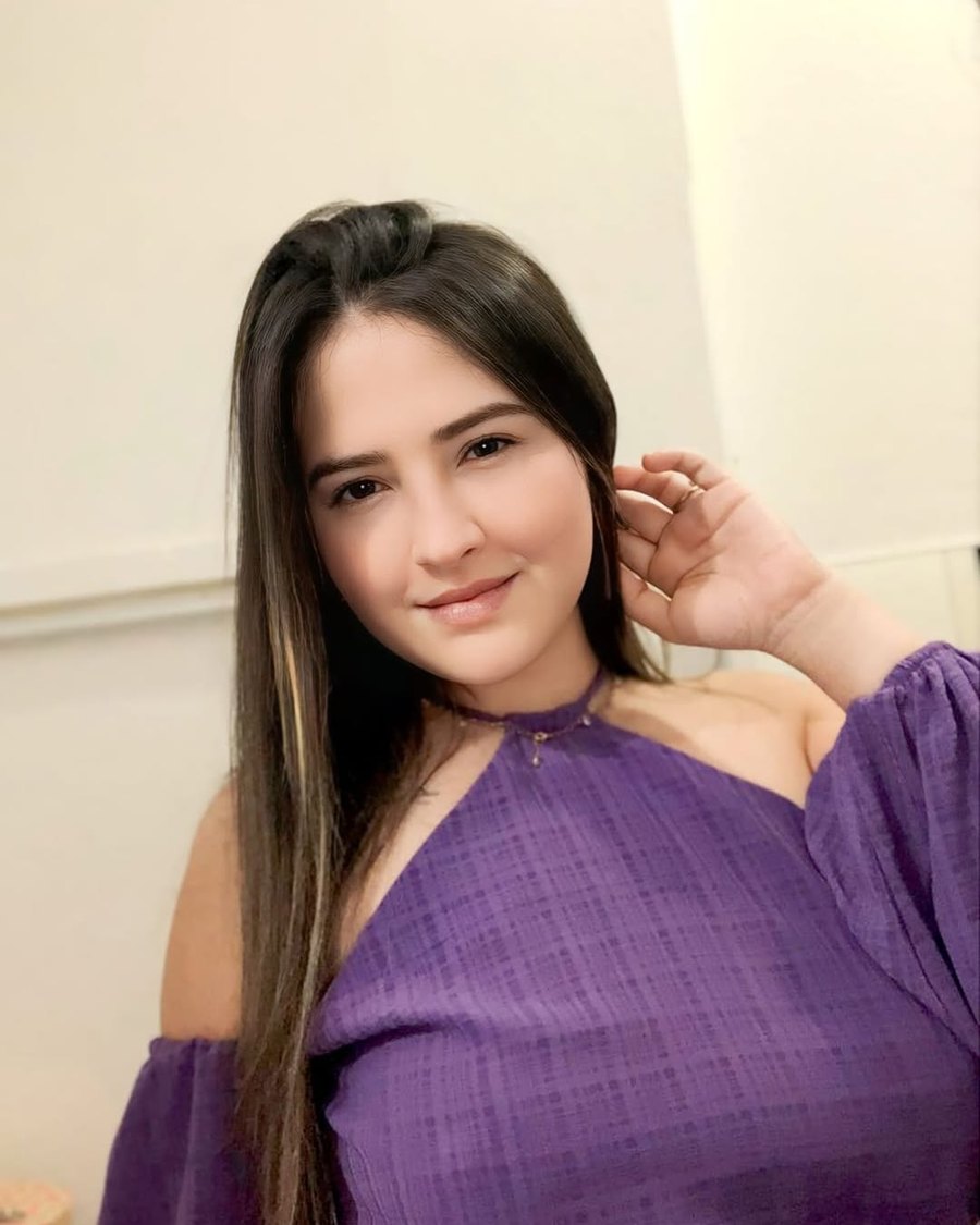 Rafaela Nascimento, nail designer